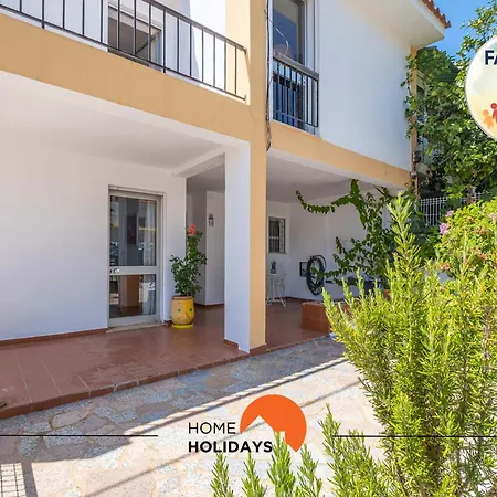 #047 Families Only - Almond Tree By Holidays Semesterbostad