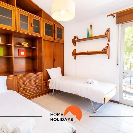 #047 Almond Tree By Holidays Holiday home *