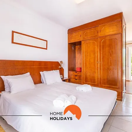 #047 Almond Tree By Holidays Holiday home