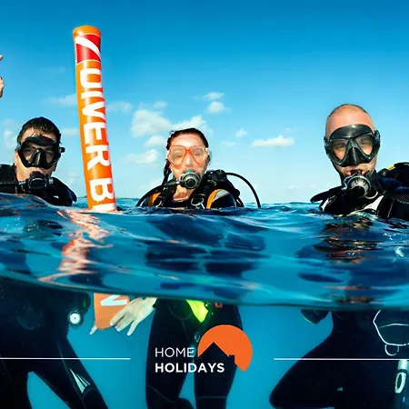 #047 Families Only - Almond Tree By Holidays Prázdninový dům *