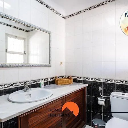 Prázdninový dům #047 Families Only - Almond Tree By Holidays *